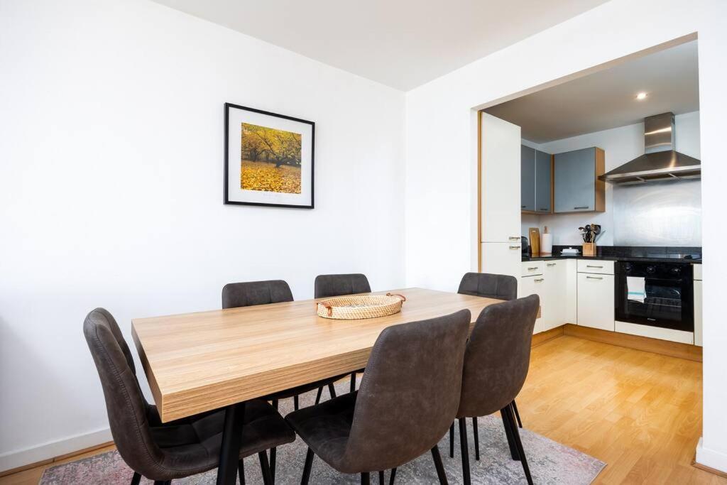 Lovely 2 Bedroom Apartment With Balcony Дублин Экстерьер фото