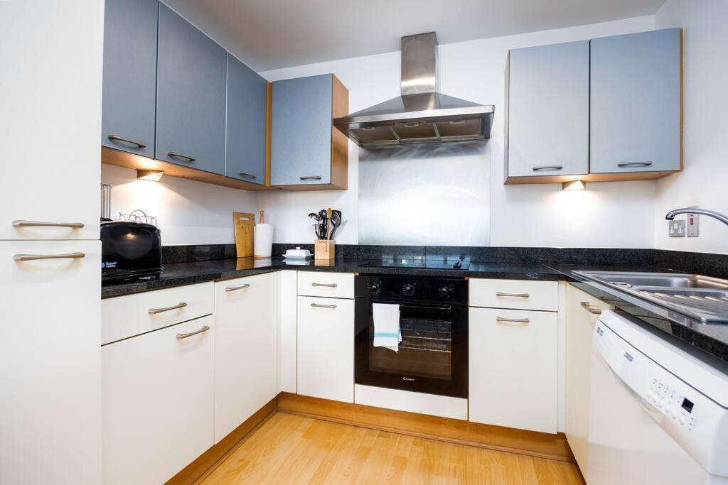 Lovely 2 Bedroom Apartment With Balcony Дублин Экстерьер фото